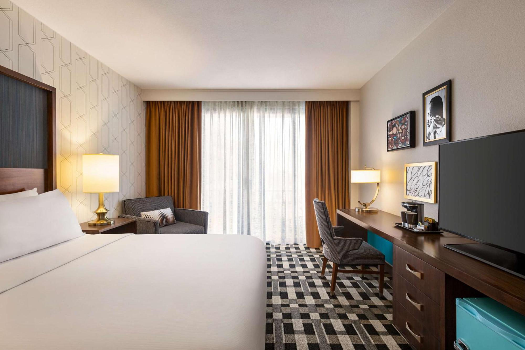 The American Downtown, Tapestry Collection By Hilton Hotel 4*